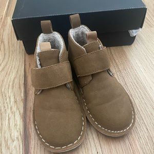 TODDLER CHUKKA BOOT TAN SIZE 9 NORDSTROM